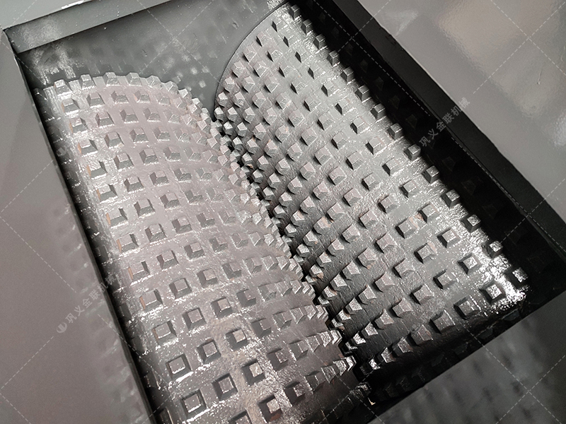 建筑垃圾處理為何首先選擇雙齒輥破碎機？這3個優勢太明顯！